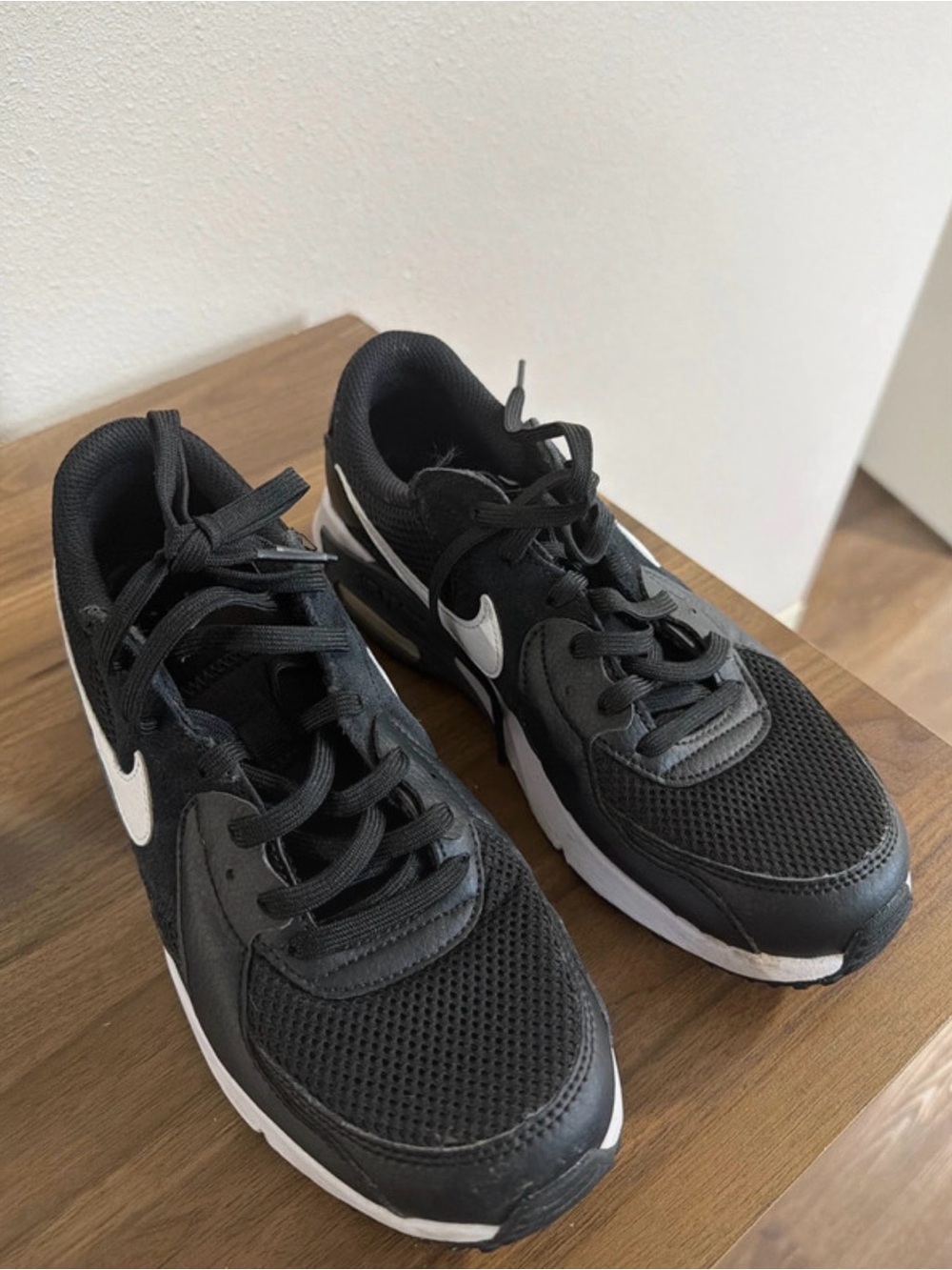 Nile Women Airmax 90s Black and White 7.5